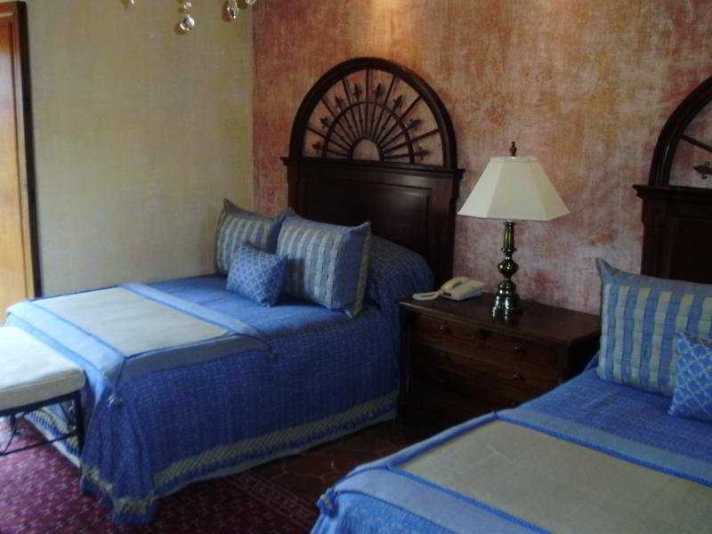 Hotel Palacio De Dona Leonor Antigua Extérieur photo
